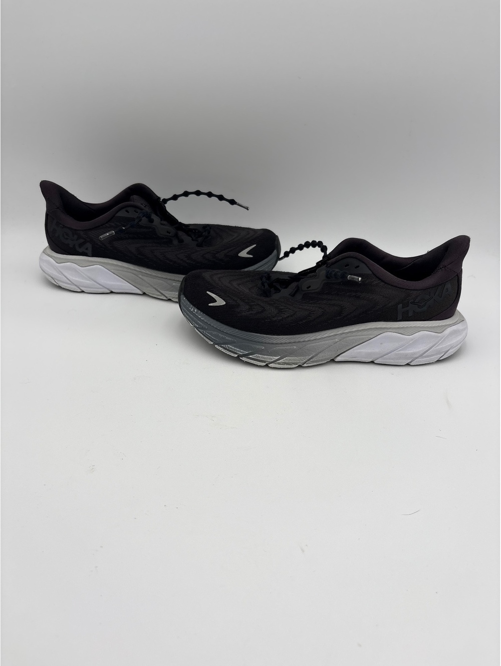 Hoka Arahi 6 Woman’s Size 7 Black Running Shoes with White Soles Training